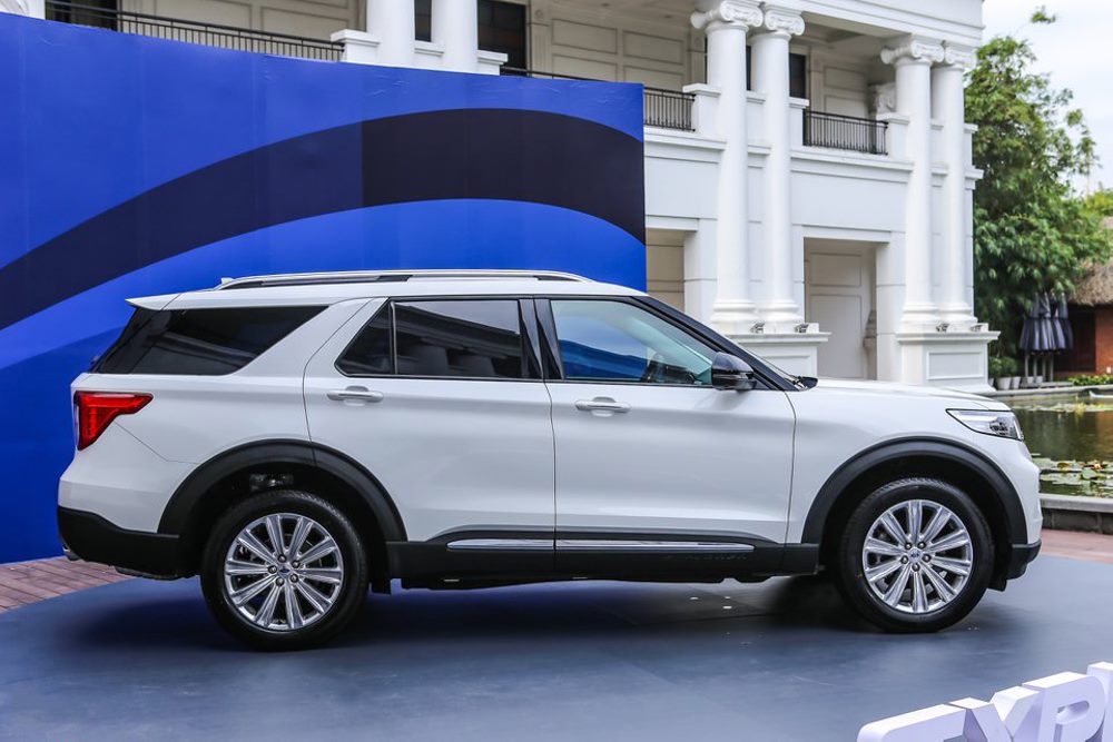 ford-explorer-2022-4-vbY0VrWbT3.jpg